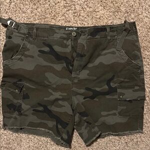 Terra & Sky 22w Camouflage Cargo Shorts
